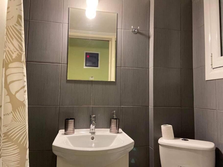 Cozy Apartment In The Heart Of Афины Экстерьер фото